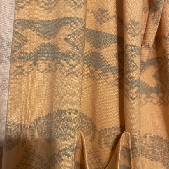 Cardigan - Picture 2 of 4